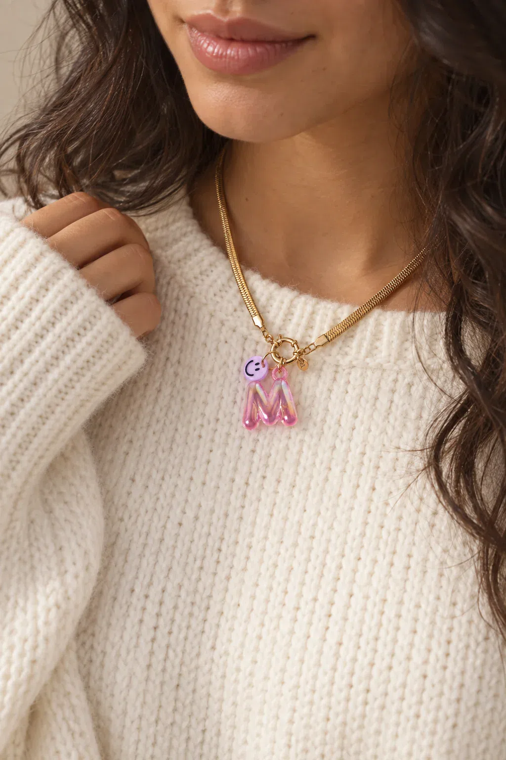 Charm | Initials resin transparate pink