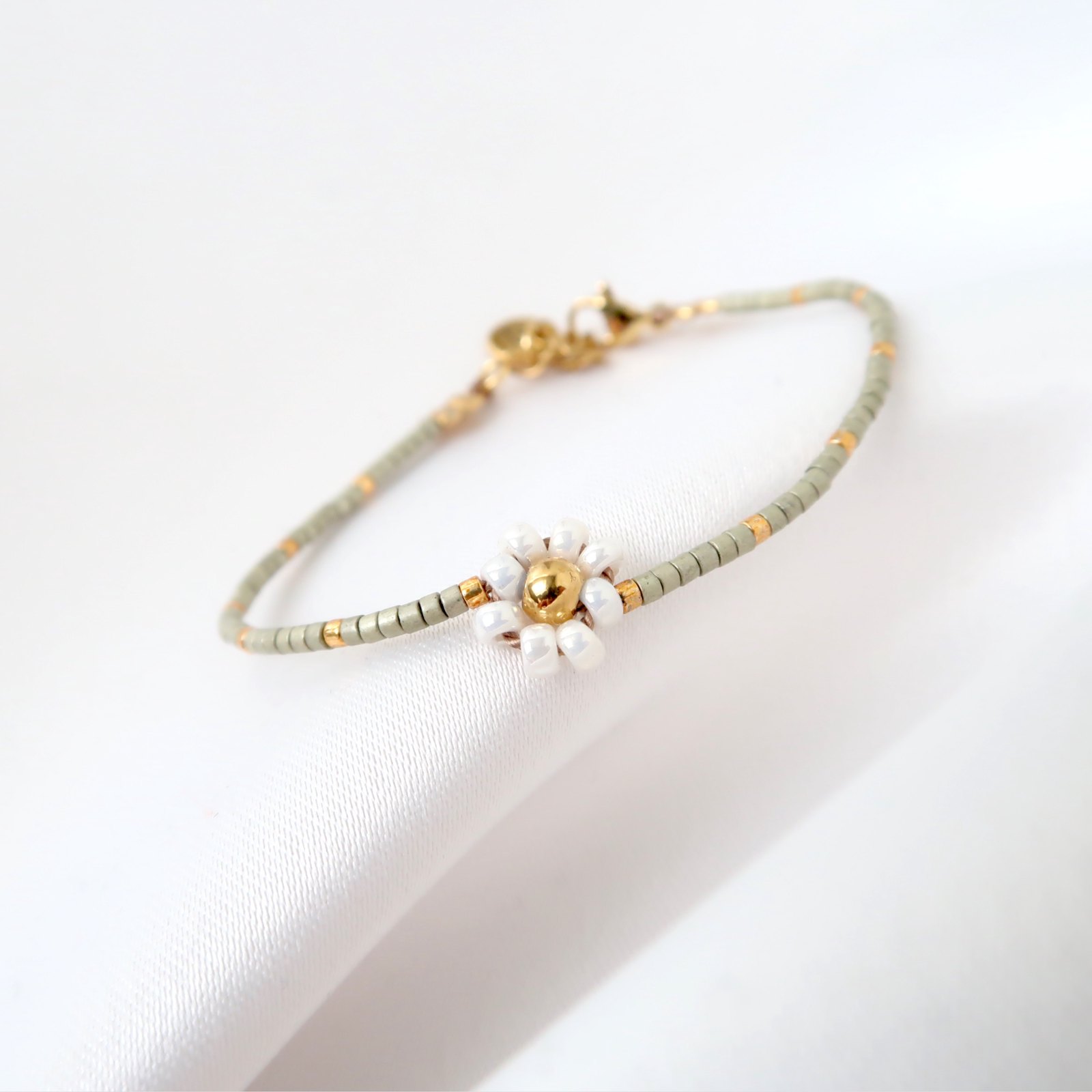 Bracelet/anklet | Daisy white