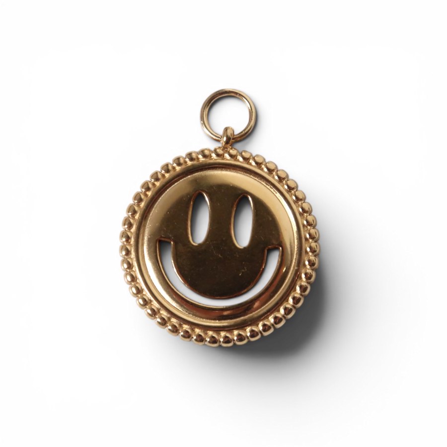 Charm | Big statement Smile
