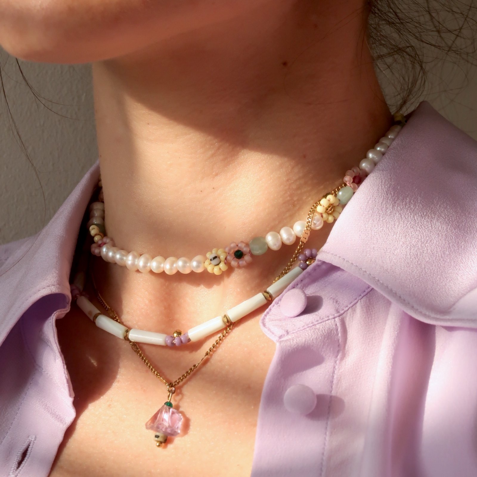 Necklace | Daisy shell, purple/mint