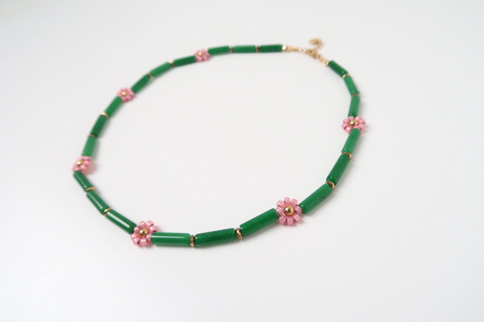Necklace |  Daisy pink, shell green