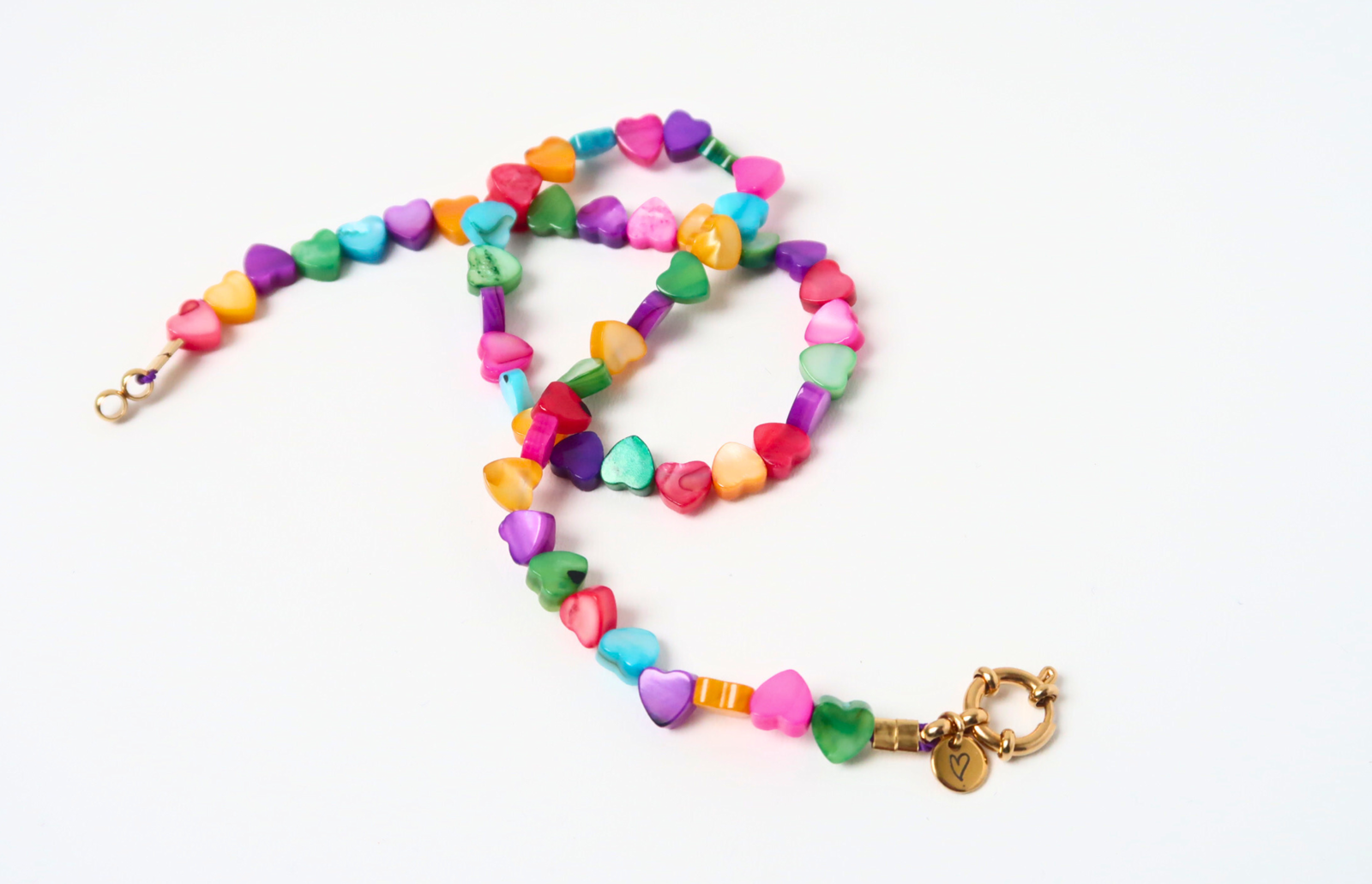 Necklace | Seashelly hearts colorful